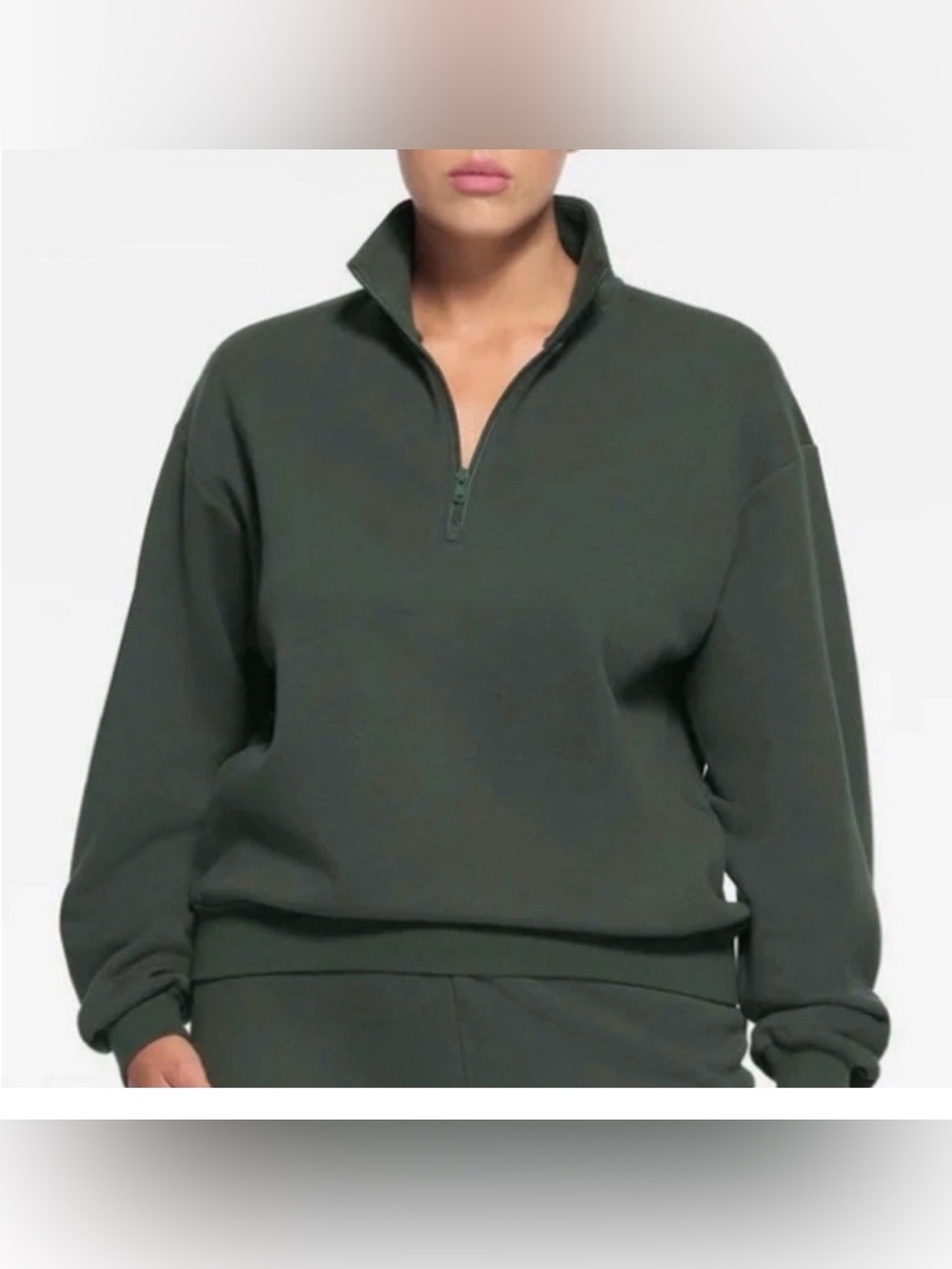 SKIMS COTTON FLEECE CLASSIC HALF ZIP PULLOVER TP•PLO-4524 COLOR:SPRUCE SIZE: XXS
